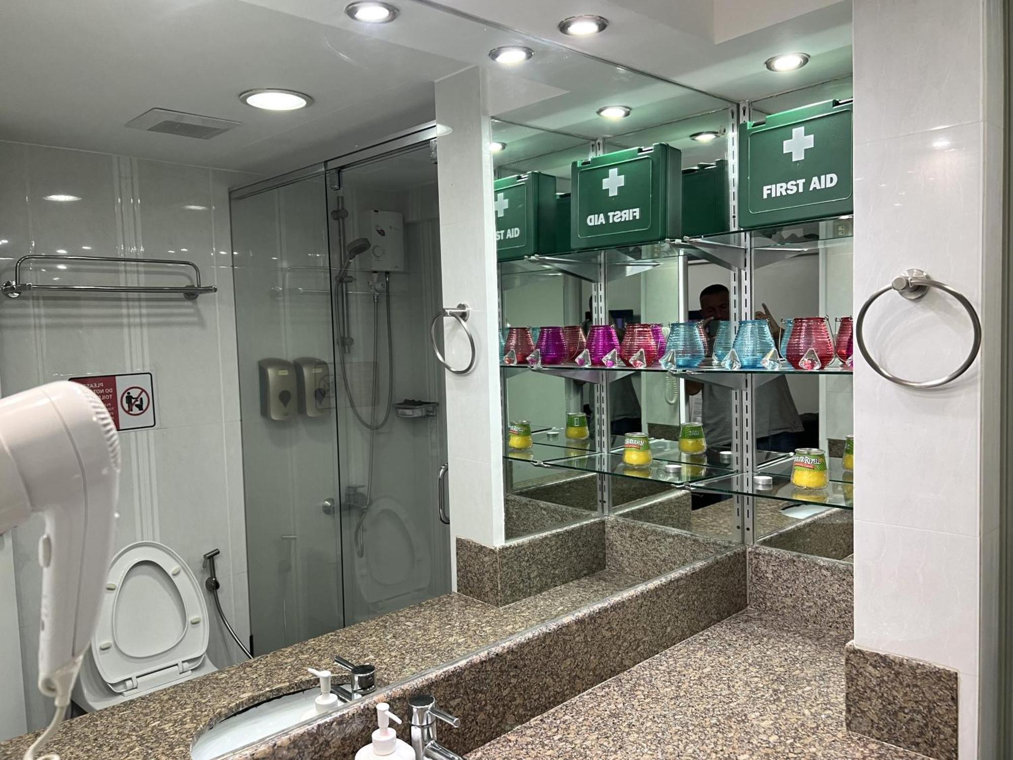 מנילה Stunning 2Br Apt, 65 Sq M Netflix At Rosewood Pointe Residences Near Bgc מראה חיצוני תמונה