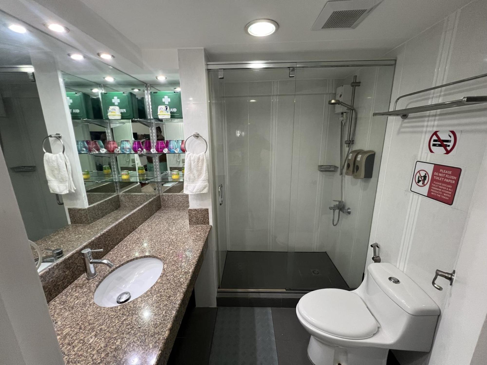 מנילה Stunning 2Br Apt, 65 Sq M Netflix At Rosewood Pointe Residences Near Bgc מראה חיצוני תמונה